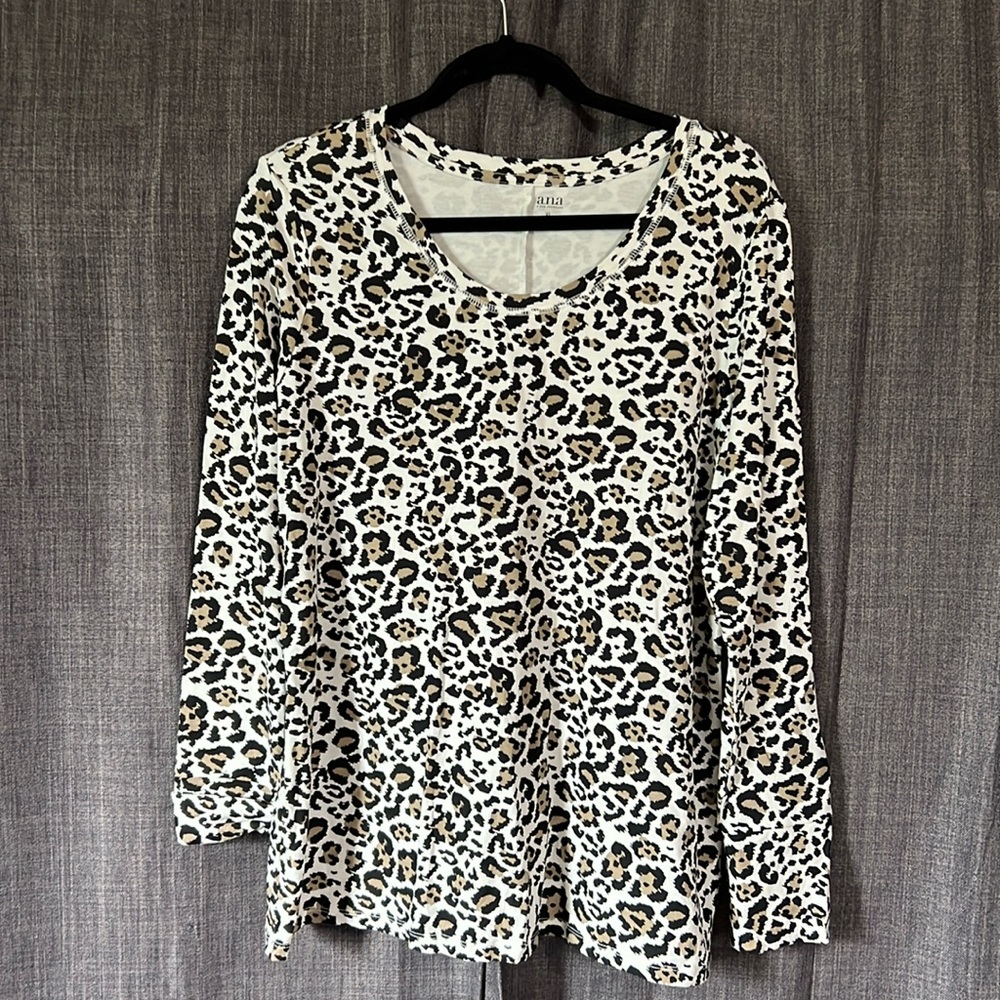 Ana a new approach leopard spot long sleeve tshirt size XL